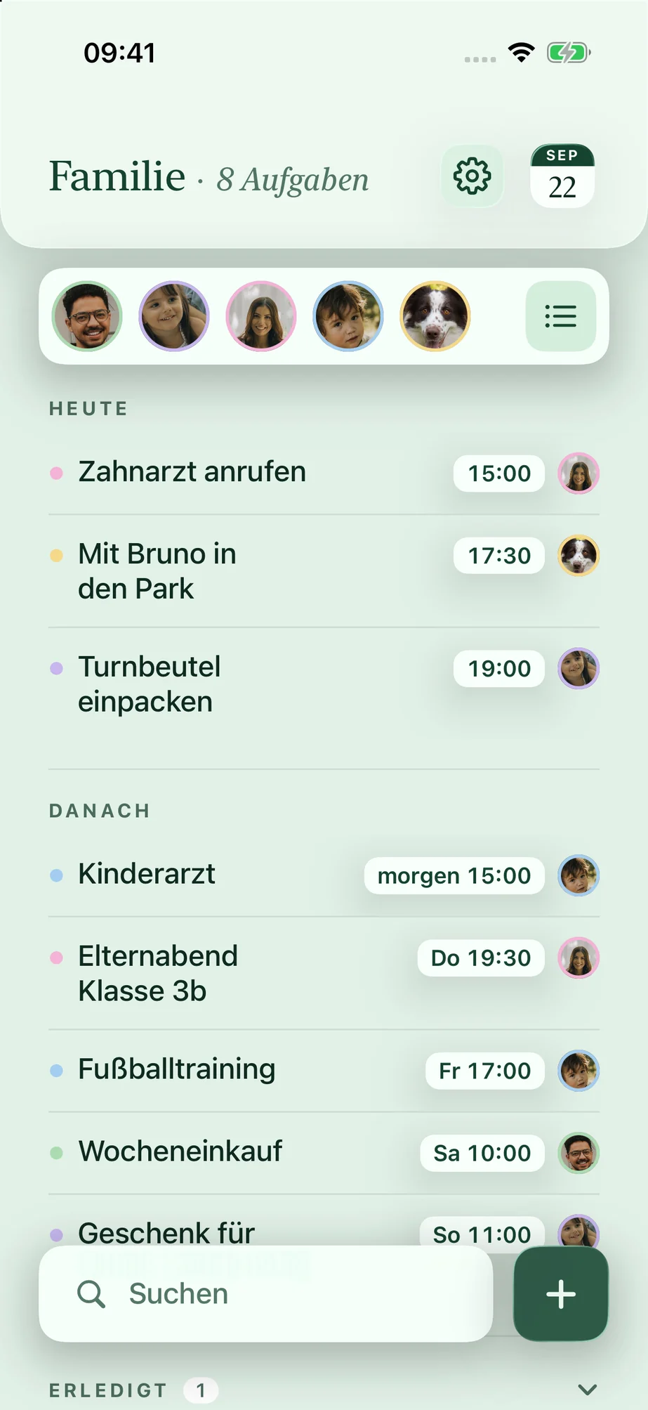 Die Startseite von Nestwerk: die Familie als Fotoleiste, darunter die Aufgaben des Tages